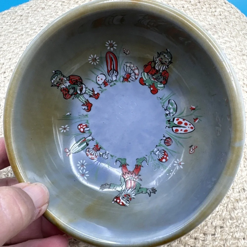 Wade Armagh Leprechaun Bowl Trinket‎ Dish Mushrooms Gnomes Irish Porcelain Vtg